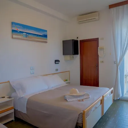 Hotel Pari 3*