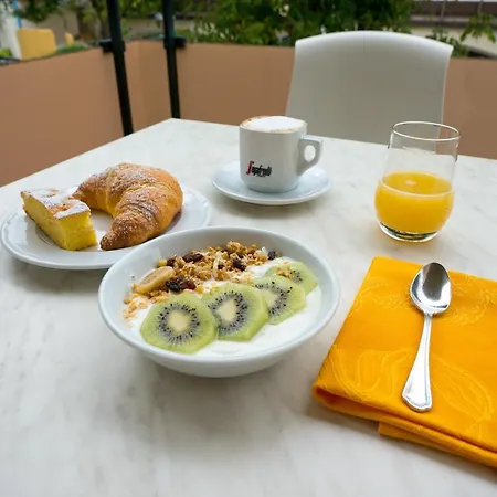 Pari Hotel