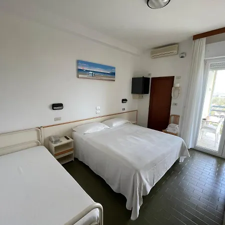 Pari Hotel
