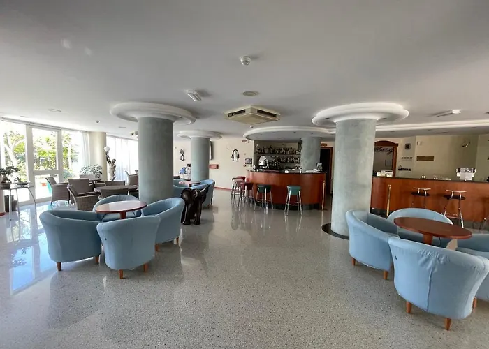 Pari Hotell 3*